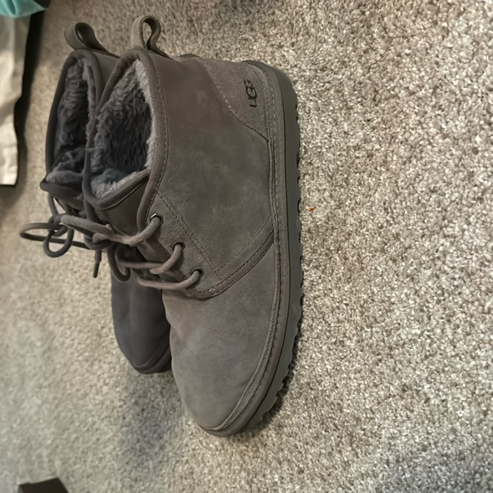 Mens sz 10 Chukka Uggs